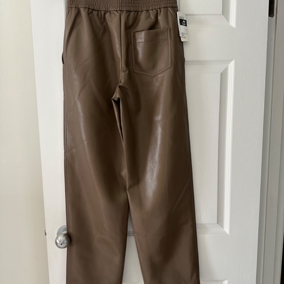 Aritzia Desiree pants - Picture 2 of 2